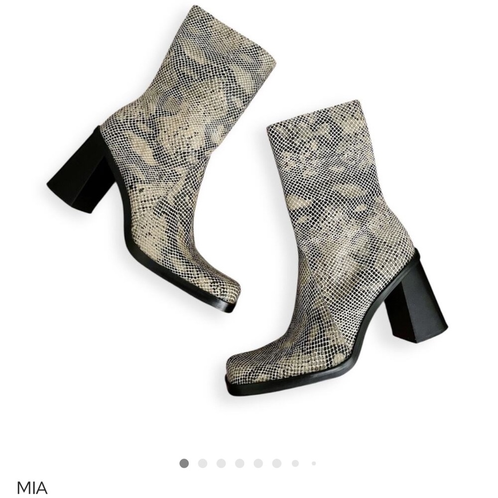 MIA Beige Snakeskin Heeled Boots 90s leather